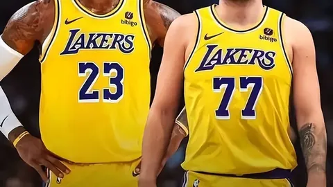 《范戴克荣耀再创新高！德波尔深情致敬：你的领袖风范无可匹敌》